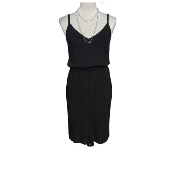 EUC - St John Collection Knit Cami and Pleated Skirt - Picture 2 of 8